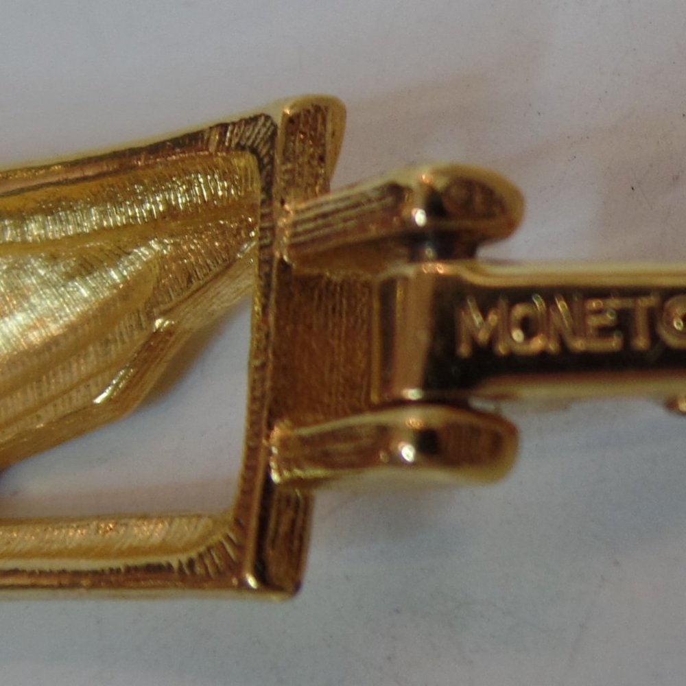 Vintage Monet Bracelet Gold Tone Links Leaf Design Cutouts 7" Fold Over Clasp - Picture 5 of 10